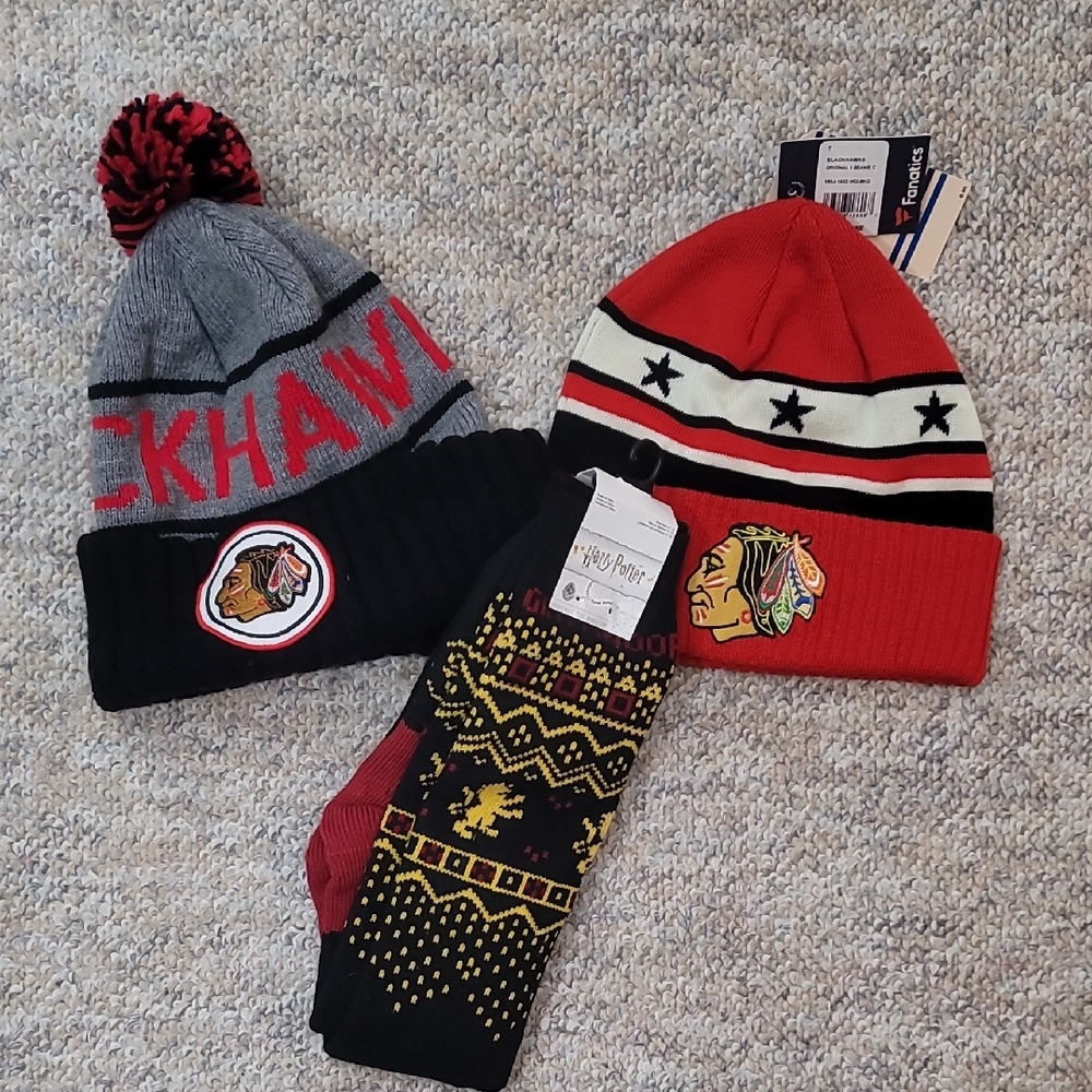 Blackhawks Harry Potter Beanie and Sock Set Bundle - Red and Black